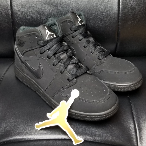 jordan 1 all black suede